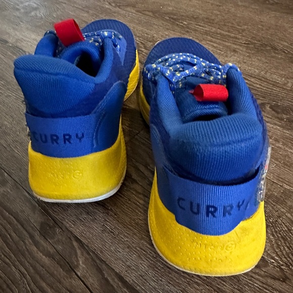 Under Armour Curry 3Z7 Boys' Basketball Shoes, no box - Picture 4 of 6